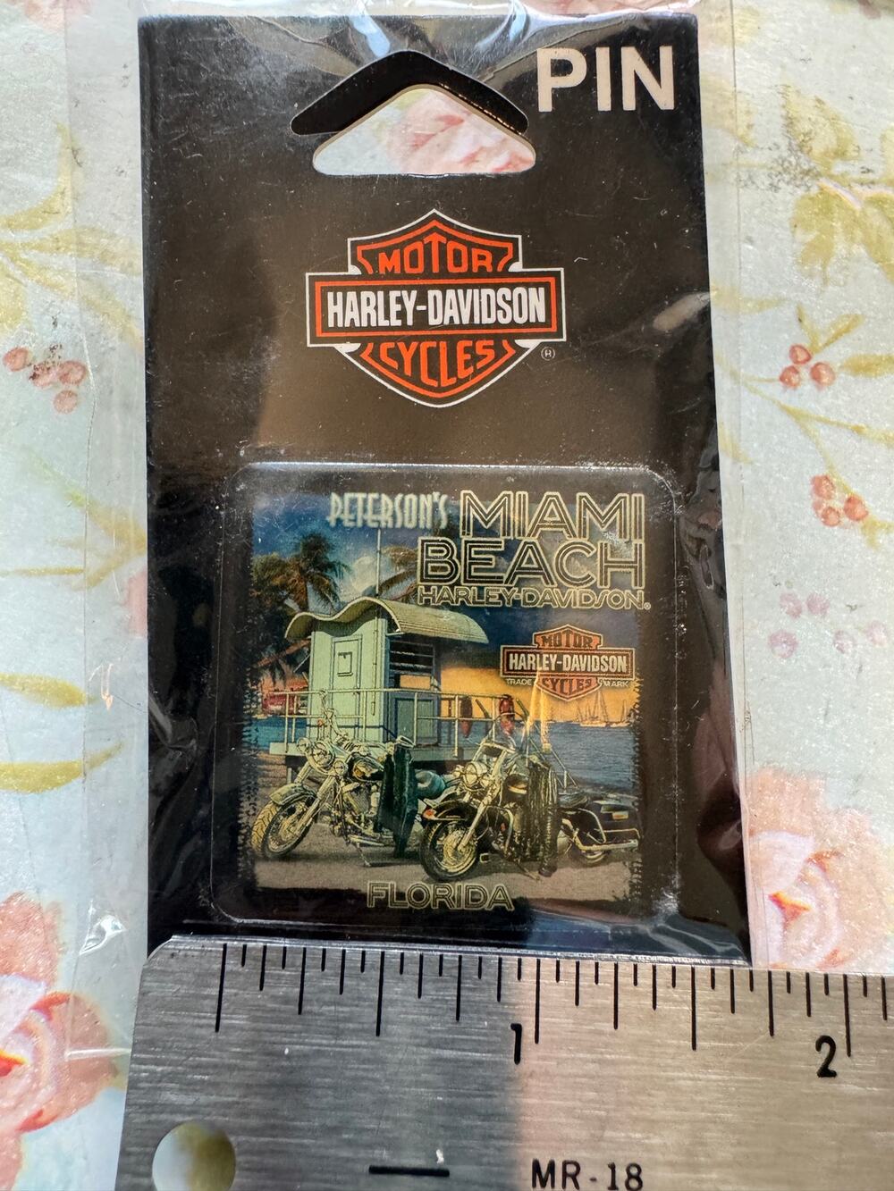 Peterson’s Miami Beach Harley-Davidson Pin Florida Lifeguard Hut on Card